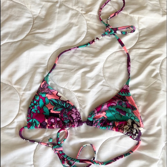 Roxy Other - ROXY SWIM bathing suit top✨